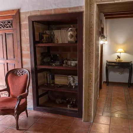 Casa Hilda 1 *